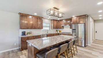 Mikrowelle, Ofen, Herdplatte, Geschirrspüler