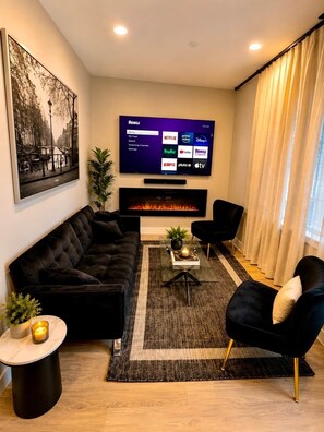 TV, fireplace