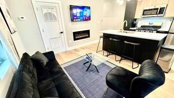 TV, fireplace