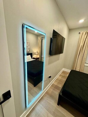 5 室のベッドルーム、セーフティボックス (室内)、アイロン / アイロン台、WiFi