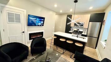 TV, fireplace