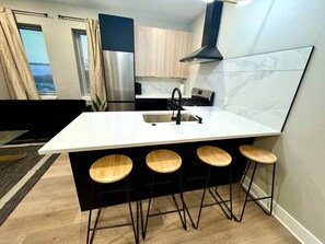 Fridge, microwave, oven, stovetop - Beachblock 3bedroom, full kitchen, all new. 110 b1 (Atlantic City)