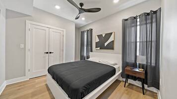 3 bedrooms, in-room safe, iron/ironing board, WiFi