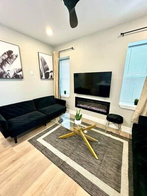 TV, fireplace