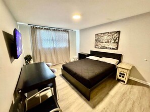 8 bedrooms, iron/ironing board, WiFi, bed sheets