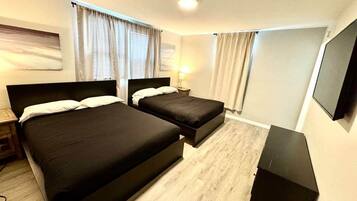 8 chambres, fer et planche à repasser, Wi-Fi, draps fournis