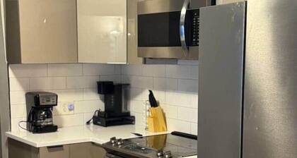 Two blocks from casino and beach 8 bedroom