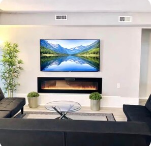 TV, fireplace
