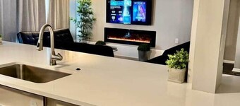 Two blocks from casino and beach 8 bedroom