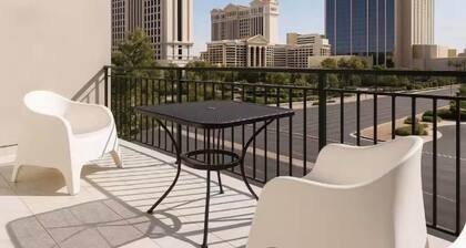 Two blocks from casino and beach 8 bedroom