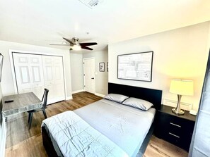 1 soverom, strykejern/-brett, wi-fi og sengetøy