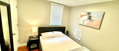 2 多间卧室、熨斗/熨衣板、WiFi、床单