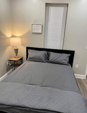3 bedrooms, in-room safe, iron/ironing board, WiFi