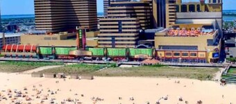 Close to Tropicana,boardwalk,beach,casino, parking