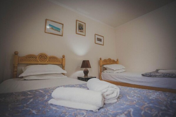 1 bedroom, iron/ironing board, Internet