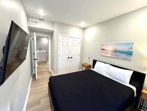 2 室のベッドルーム、アイロン / アイロン台、WiFi、ベッドシーツ