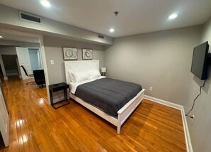 1 makuuhuone, tallelokero huoneessa, silitysrauta/-lauta, Wi-Fi