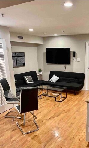 TV - 1 bedroom close to convention unit 3 (Philadelphia)