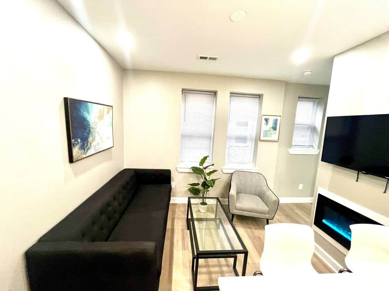 TV, fireplace