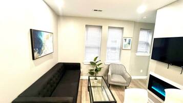 TV, fireplace