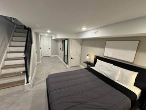 2 makuuhuonetta, silitysrauta/-lauta, Wi-Fi, vuodevaatteet