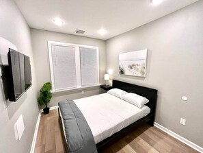 3 bedrooms, in-room safe, iron/ironing board, WiFi