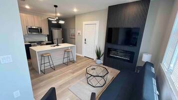 Télévision, cheminée