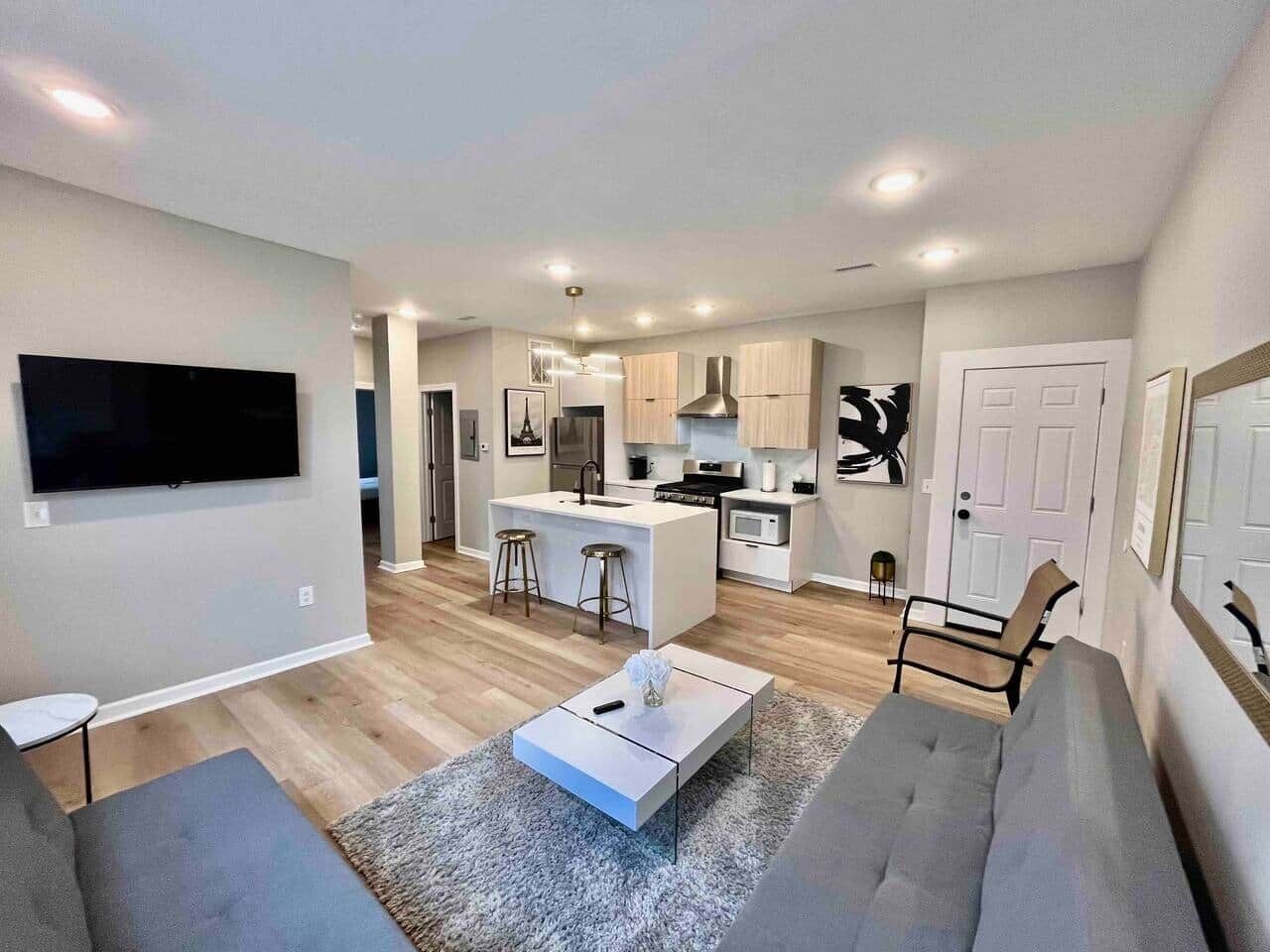 TV, fireplace