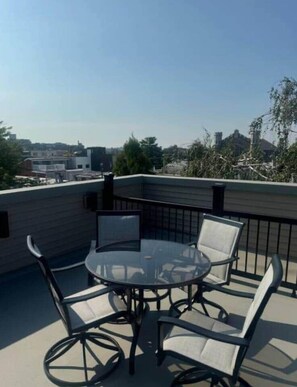 Outdoor dining - House with rooftop & backyard new construction (Philadelphia)