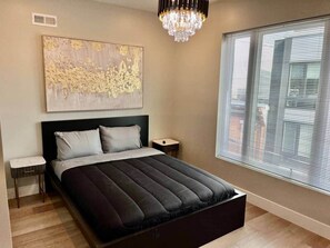 3 bedrooms, in-room safe, iron/ironing board, WiFi