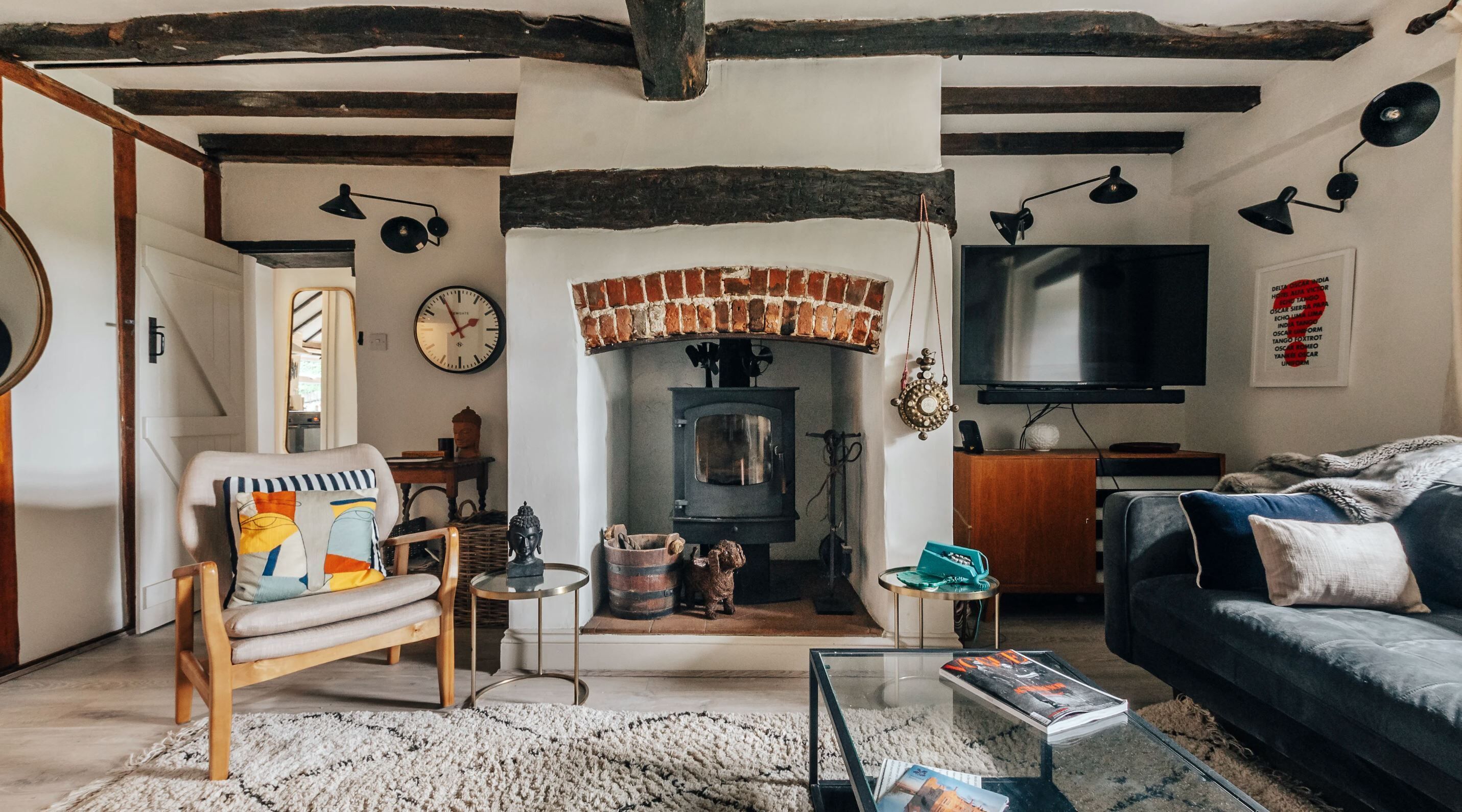 Télévision, cheminée