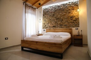 3 quartos, ferros/tábuas de passar roupa, acesso à internet