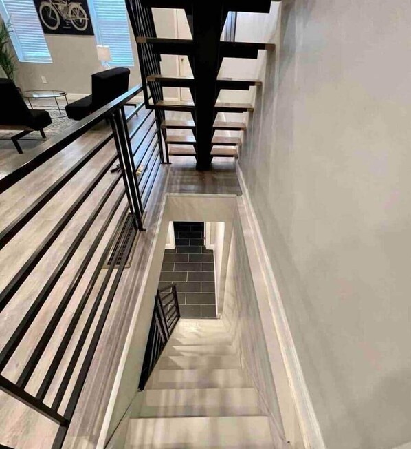 Interior - fullhouse university city 4 bed. (Philadelphia)