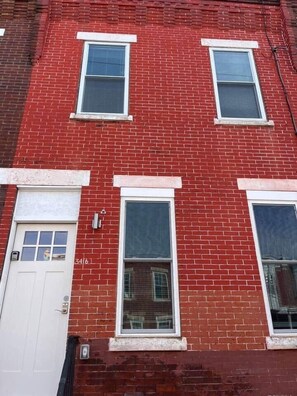 تفاصيل الفندق من الخارج