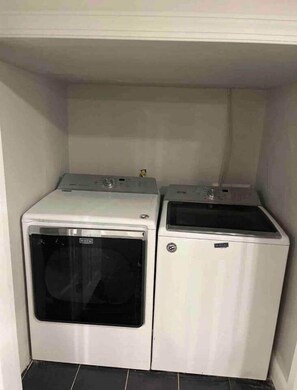 Interior - fullhouse university city 4 bed. (Philadelphia)