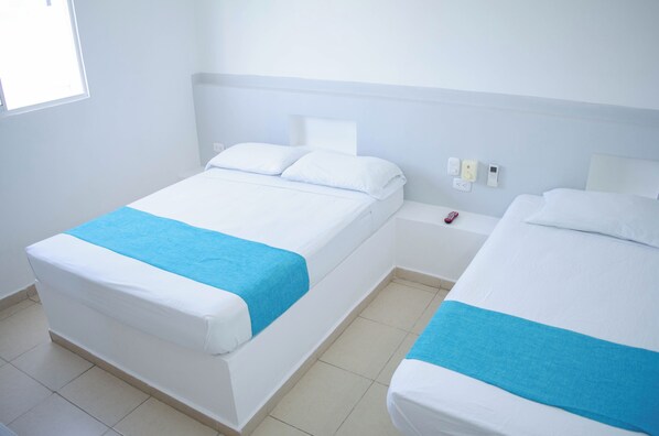 1 habitación, tabla de planchar con plancha y acceso a internet 