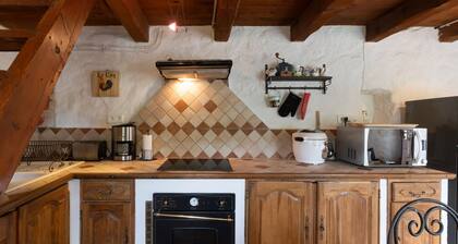 Maison de Vacances 'CĆur ArdĂšche' avec Vue sur la Montagne et Jardin PrivĂ©