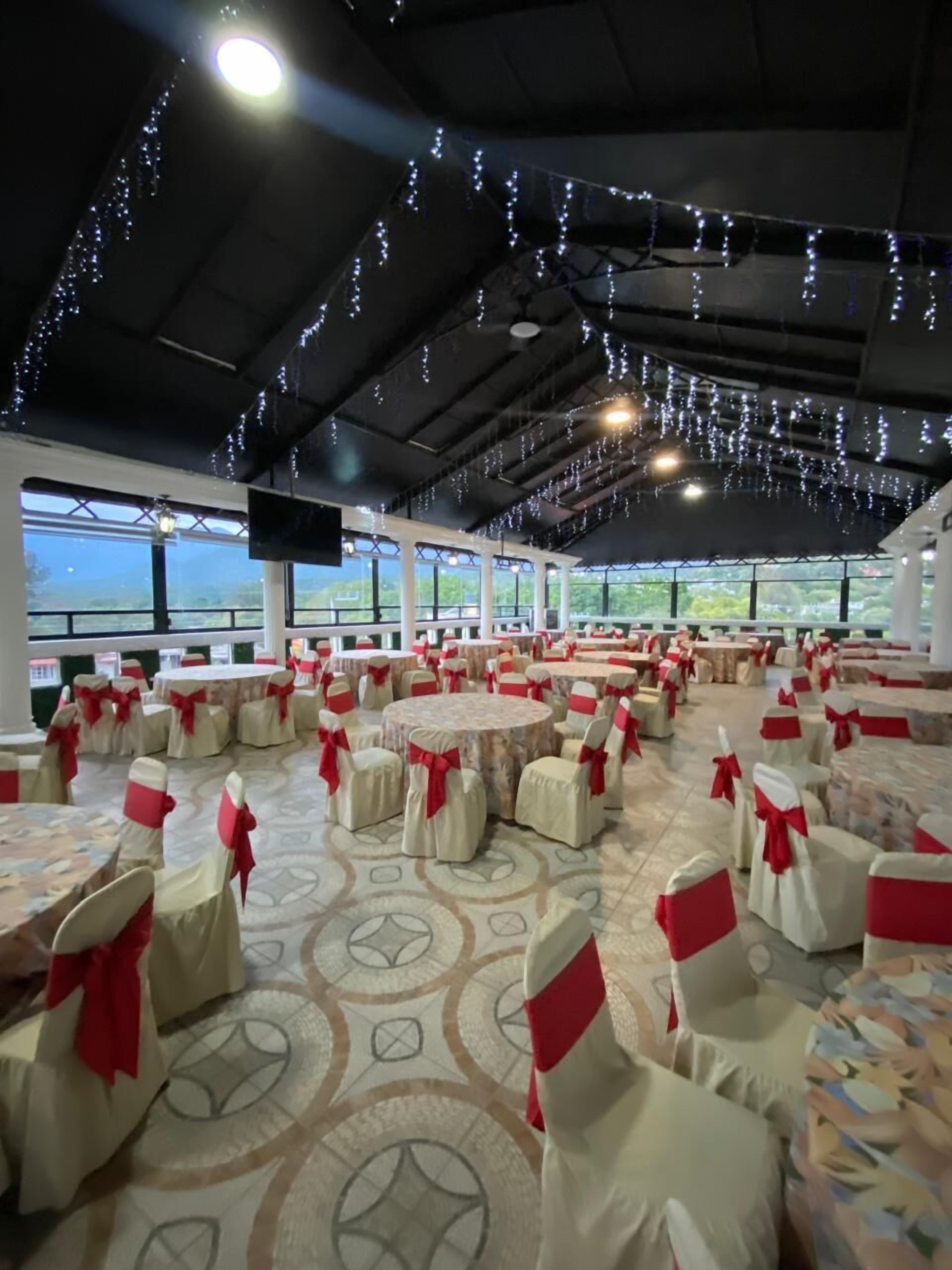 Breakfast and lunch served, Mexican cuisine