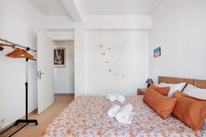 2 bedrooms, iron/ironing board, WiFi, bed sheets