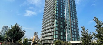 New Modern Condo | SkyTrain & Top Amenities