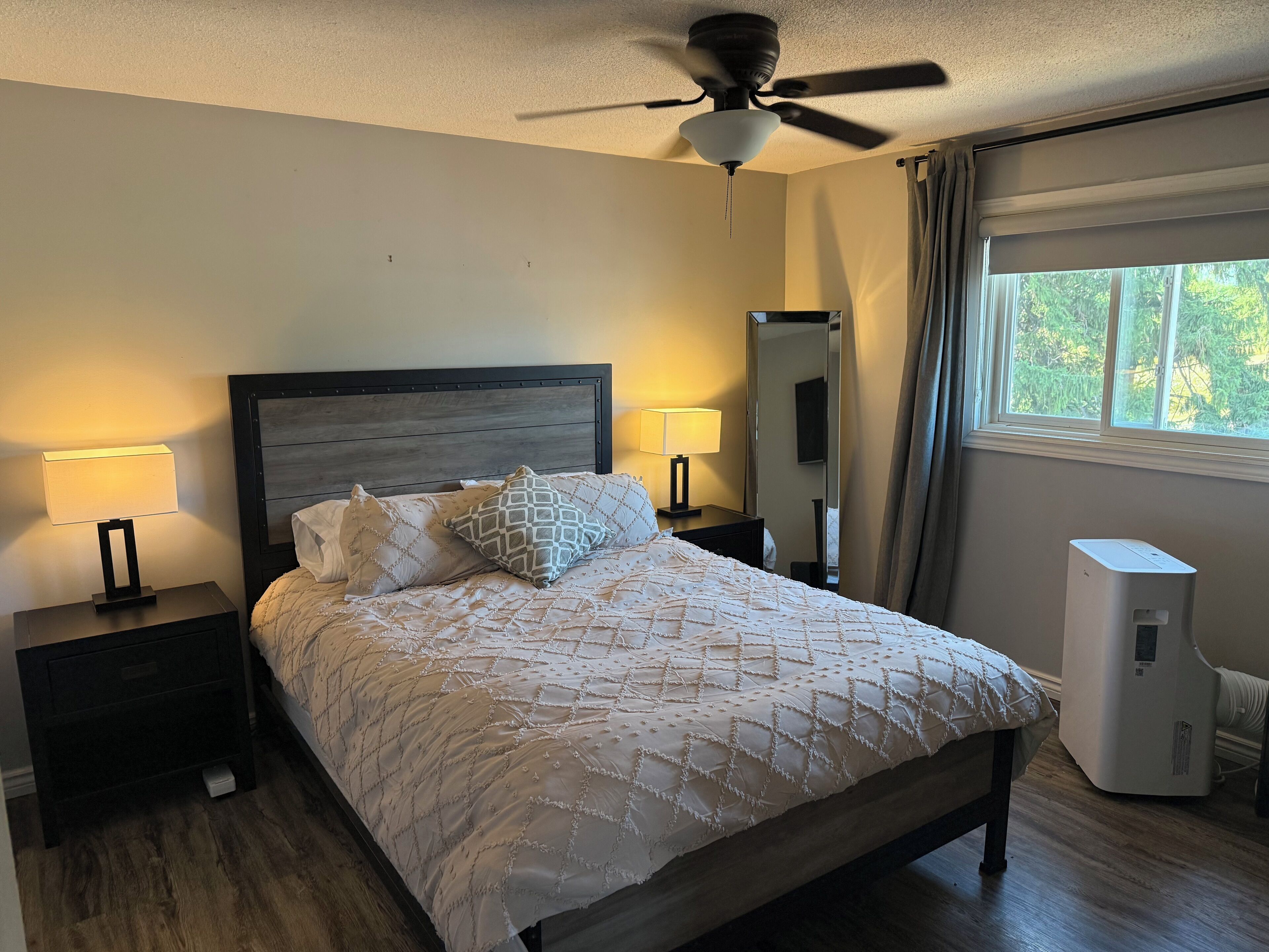 4 chambres, fer et planche à repasser, Wi-Fi, draps fournis