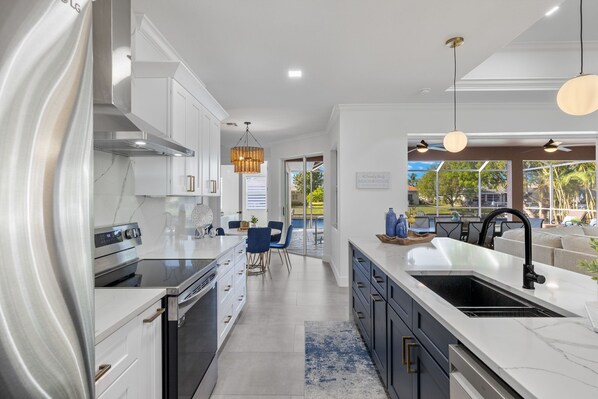 Mikrobølgeovn, ovn, kogeplade, opvaskemaskine