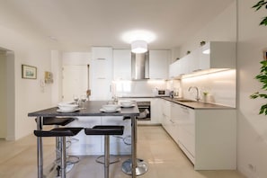 Fridge, microwave, oven, stovetop