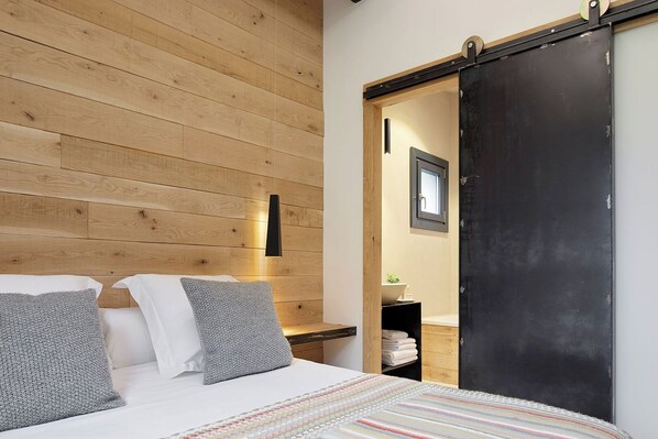 2 chambres, fer et planche à repasser, Wi-Fi gratuit, draps fournis