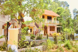 Maison, 2 chambres, piscine privée, vue jardin | Façade de l’hébergement