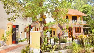 House, 2 Bedrooms, Private Pool, Garden View | Front of property