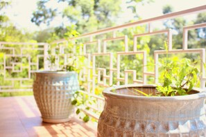 House, 2 Bedrooms, Private Pool, Garden View | Balcony