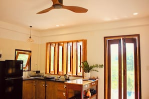 Casa, 2 habitaciones, piscina privada, vistas al jardín | Cocina privada