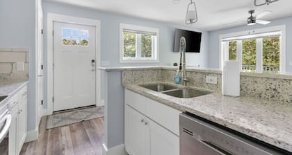 Private & Quiet Retreat Near Folly Beach