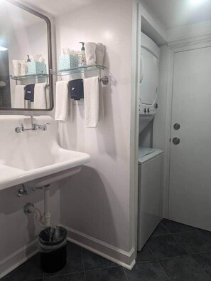 Hair dryer - Clementine's Room on Bayou St John (New Orleans)